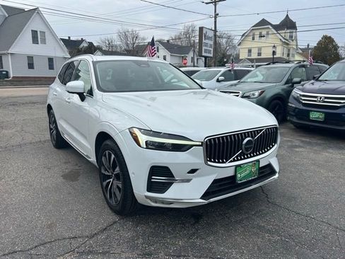 Used 2023 Volvo XC60 B5 Plus AWD/4WD image 5
