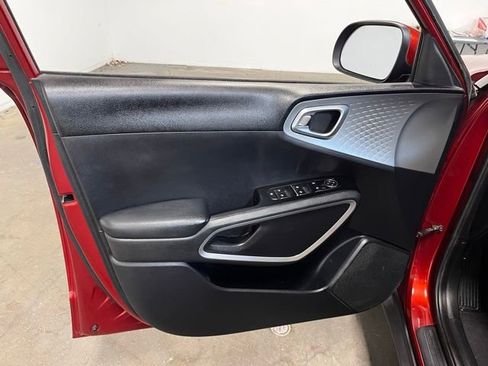 Used 2020 Kia Soul LX FWD image 24