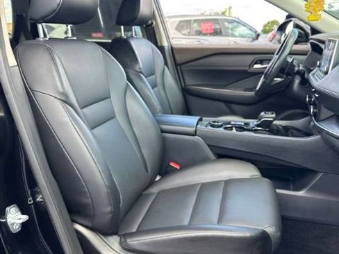 Certified 2023 Nissan Rogue SV w/ SV Premium B Package AWD/4WD image 14