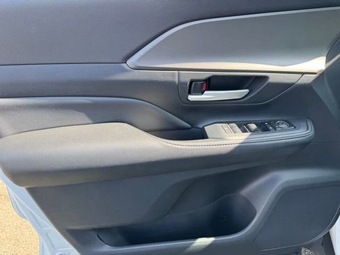 Used 2024 Toyota Grand Highlander FWD image 17