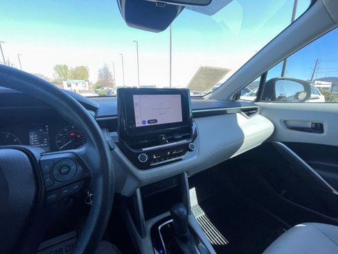 Used 2023 Toyota Corolla Cross L image 28
