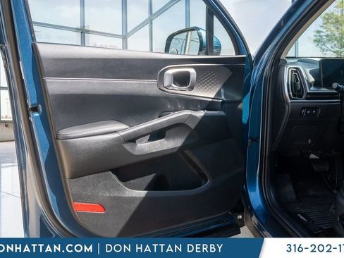 Used 2025 Kia Sorento EX AWD/4WD image 14