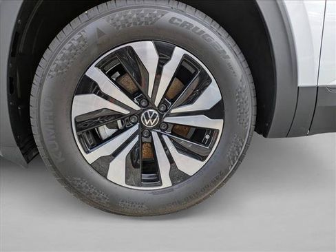 New 2026 Volkswagen Atlas SE FWD image 10