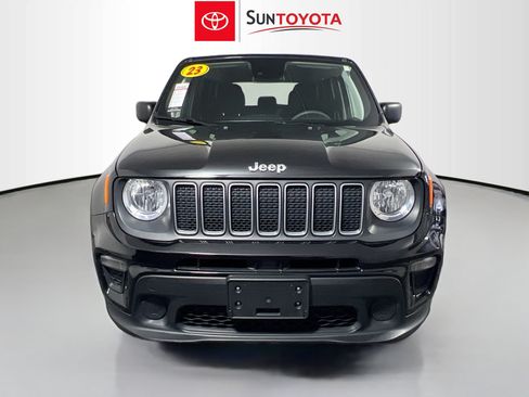 Used 2023 Jeep Renegade Latitude AWD/4WD image 10