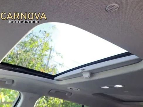 Used 2018 Chevrolet Traverse LT image 19