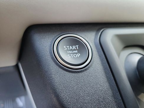 Used 2024 Land Rover Defender 130 S image 18