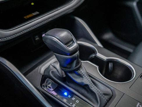 Used 2024 Toyota Highlander XLE image 29