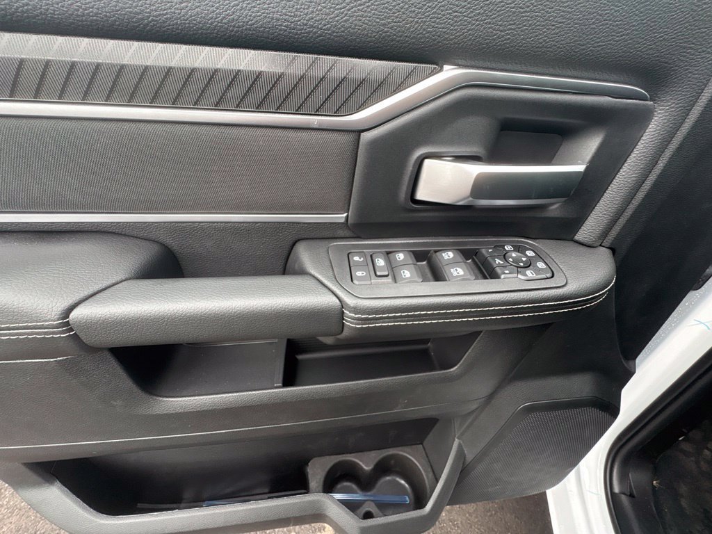 New 2027 RAM 3500 Big Horn AWD/4WD image 15