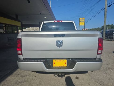 Used 2016 RAM 1500 Express RWD image 5