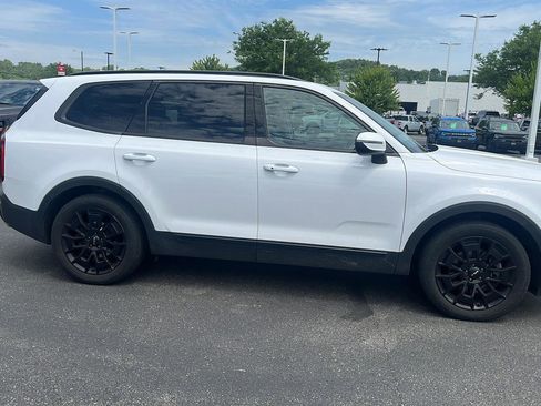 Used 2022 Kia Telluride EX w/ EX Premium Package AWD/4WD image 4