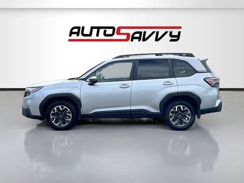 Used 2025 Subaru Forester Premium w/ Convenience Package #2 AWD/4WD image 4