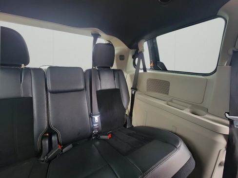 Used 2018 Dodge Grand Caravan SXT image 28