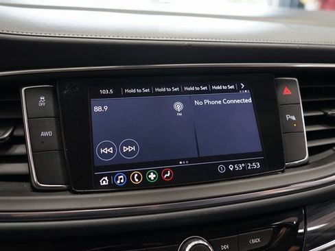 Used 2020 Buick Enclave Essence image 36