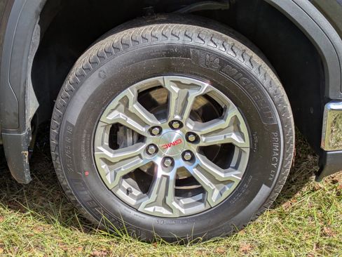 Used 2022 GMC Sierra 1500 SLE image 11