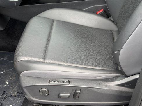 Used 2023 Volkswagen ID.4 Pro AWD/4WD image 23