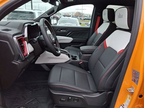 Used 2025 GMC Canyon AT4 w/ AT4X AEV Edition image 14