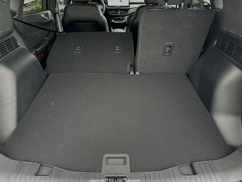 New 2024 Ford Escape ST-Line Elite w/ Premium Technology Package AWD/4WD image 12
