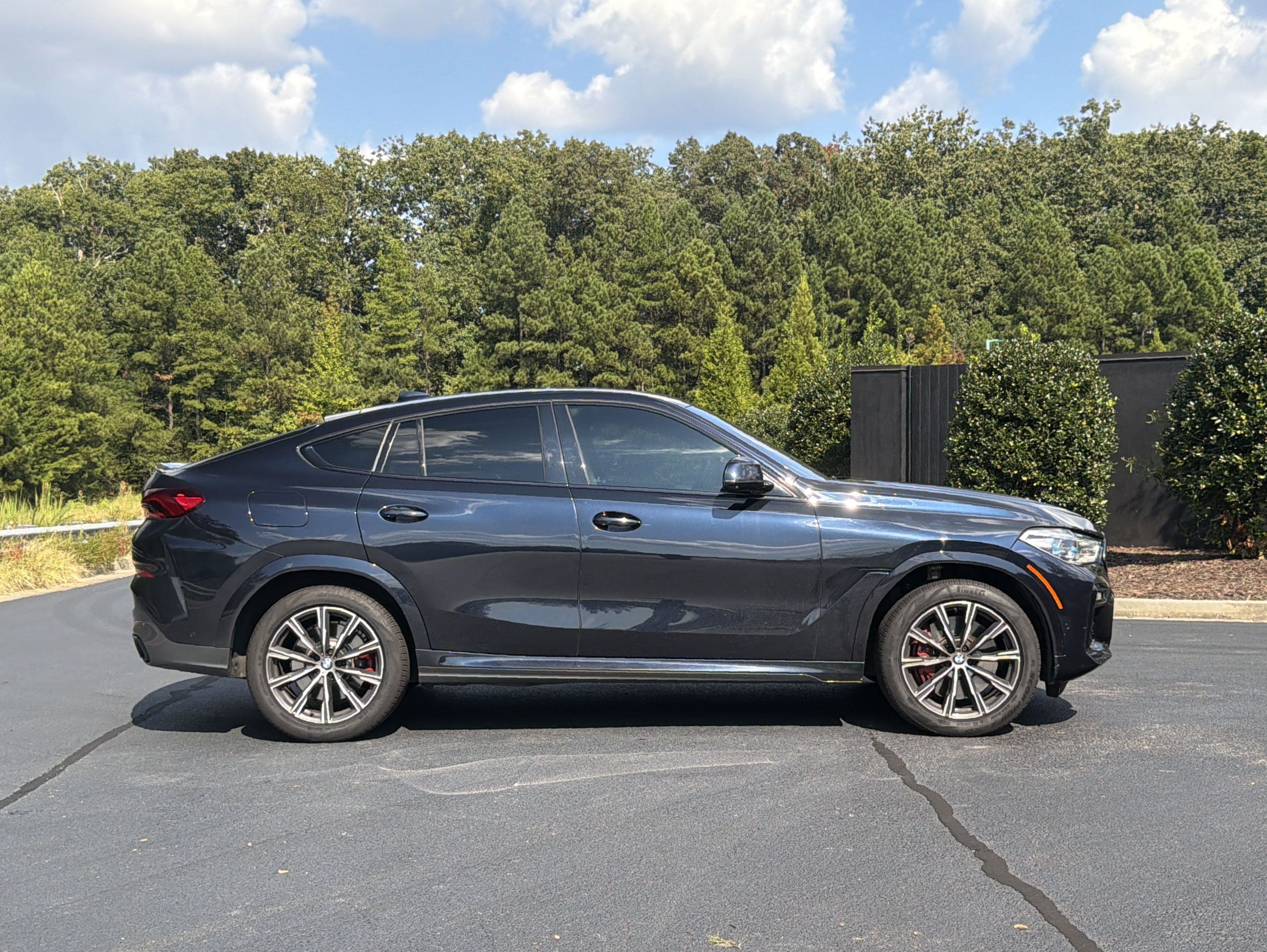 Used 2021 BMW X6 M50i w/ Executive Package AWD/4WD image 5