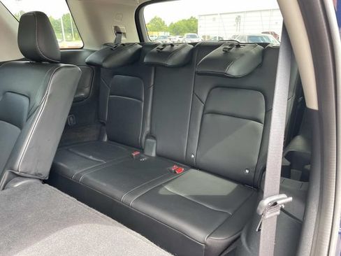 Used 2023 Nissan Pathfinder SL w/ Black Appearance Package FWD image 14