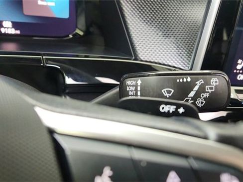 Used 2024 Volkswagen Atlas Cross Sport SEL Premium R-Line image 45