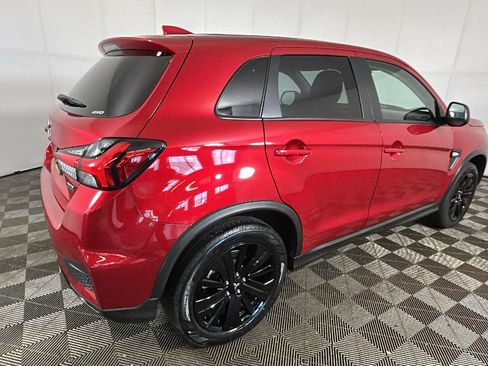 Used 2025 Mitsubishi Outlander Sport LE AWD/4WD image 2