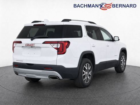 Used 2023 GMC Acadia SLE w/ Driver Convenience Package FWD image 7