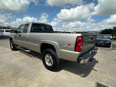 Used 2003 Chevrolet Silverado 2500 LS w/ Skid Plate Package AWD/4WD image 3