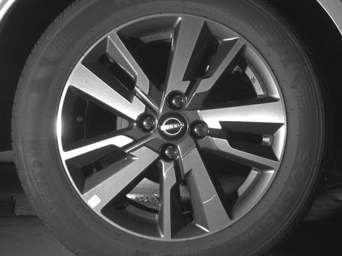 Used 2025 Nissan Versa SV FWD image 15