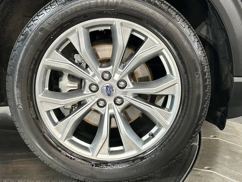 Used 2023 Ford Explorer XLT w/ Equipment Group 202A AWD/4WD image 25