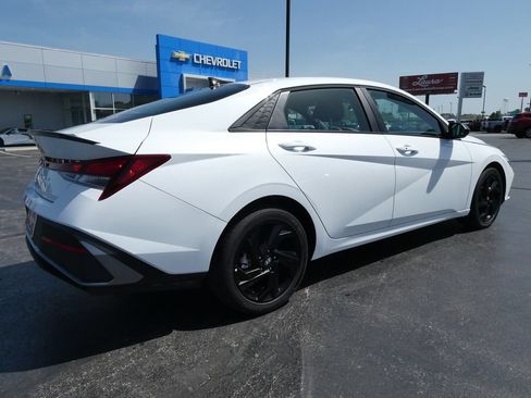Used 2026 Hyundai Elantra Sport FWD image 5