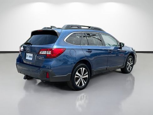 Used 2019 Subaru Outback 3.6R Limited AWD/4WD image 3