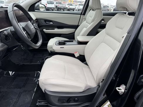 Used 2023 Nissan Ariya AWD image 17