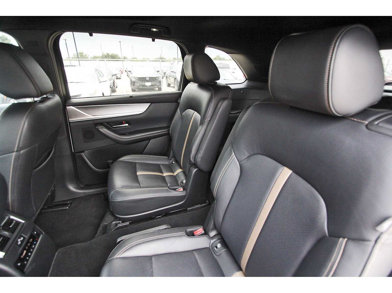 Used 2024 MAZDA CX-90 Plug-In Hybrid w/ Premium Plus AWD/4WD image 12