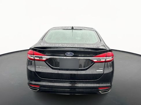 Used 2018 Ford Fusion SE image 4