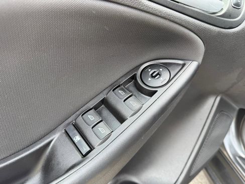 Used 2017 Ford Focus SE FWD image 13