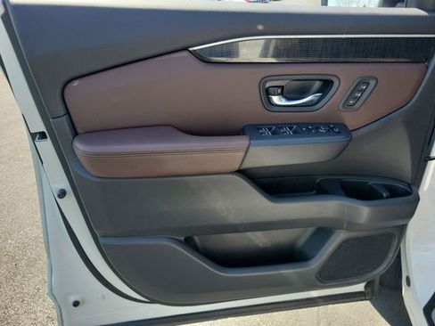 Used 2024 Honda Pilot Elite image 41