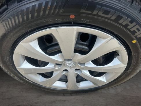 Used 2024 Toyota Corolla LE FWD image 18