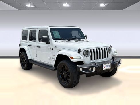 Used 2023 Jeep Wrangler Unlimited Sahara AWD/4WD image 7