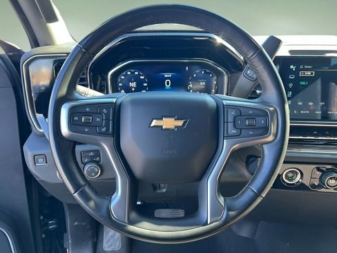 Used 2023 Chevrolet Silverado 1500 LT image 15