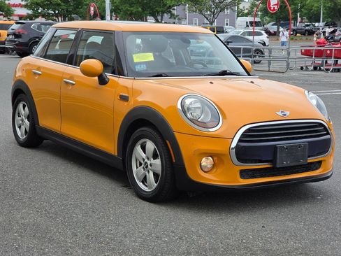 Used 2016 MINI Cooper 4-Door Hardtop FWD image 3