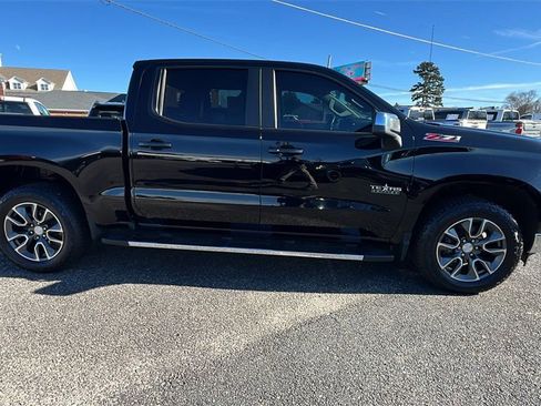 Used 2022 Chevrolet Silverado 1500 LT w/ Z71 Off-Road Package image 4