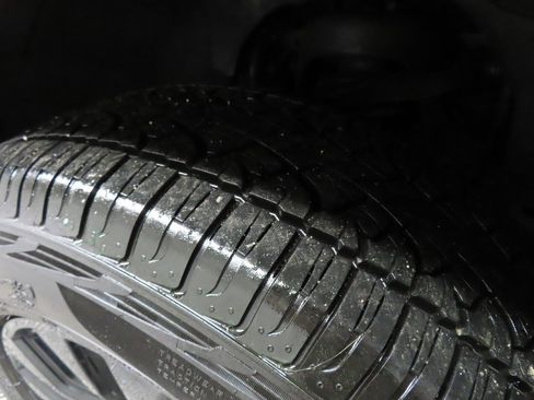 Used 2025 Ford F150 XLT w/ Equipment Group 302A MID image 7