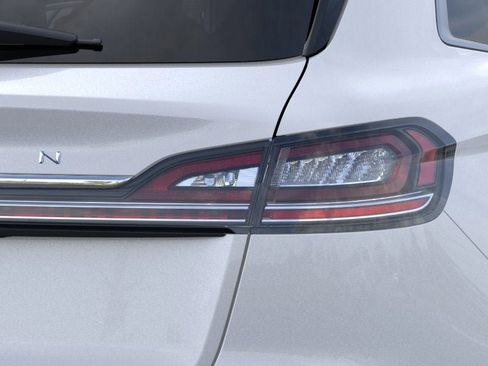 New 2022 Lincoln Nautilus Reserve w/ Equipment Group 201A image 21