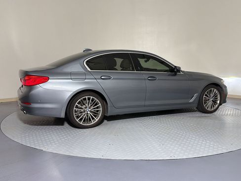 Used 2020 BMW 530e w/ Premium Package RWD image 9