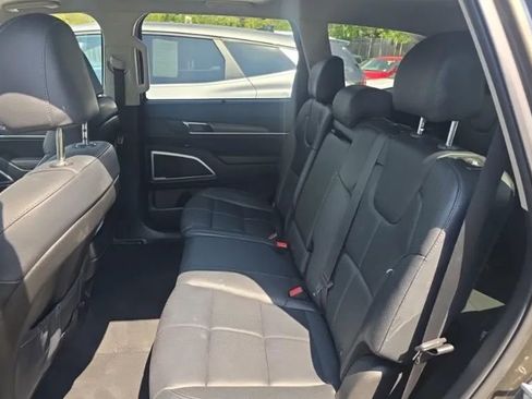 Used 2020 Kia Telluride EX AWD/4WD image 4