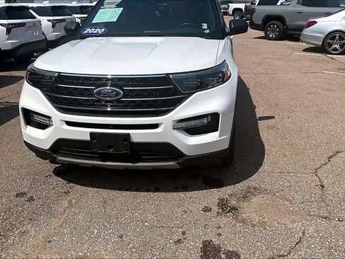 Used 2020 Ford Explorer XLT w/ Equipment Group 202A AWD/4WD image 3