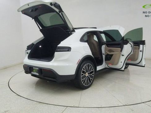 Used 2025 Porsche Macan Electric RWD image 73