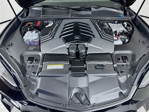 Used 2025 Lamborghini Urus SE image 30