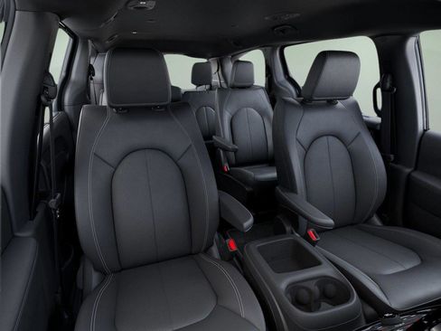 New 2026 Chrysler Pacifica Select image 14