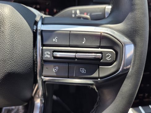 Used 2025 GMC Acadia Elevation FWD image 26
